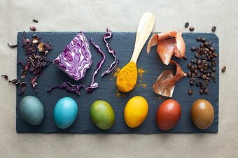 Ας βάψουμε τα αυγά μας… πολύχρωμα, φυσικά και οικολογικά!